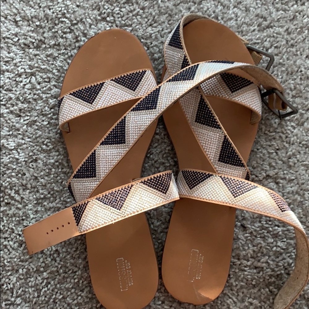 Flat sandals - Picture 3 of 3